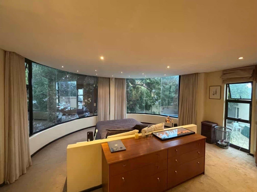 To Let 4 Bedroom Property for Rent in Oranjezicht Western Cape